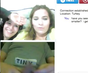 للعب بشكل مقاطع جنس مترجم جيد.